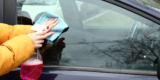 What’s the Best Way to Clean Car Windows Without Leaving Smudges?